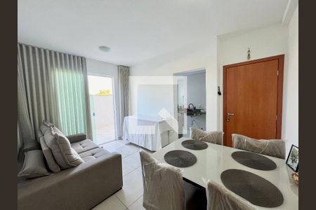 Sala de apartamento para alugar com 2 quartos, 72m² em Cabral, Contagem