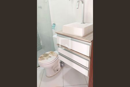 Banheiro de apartamento para alugar com 2 quartos, 43m² em Parque Erasmo Assunção, Santo André