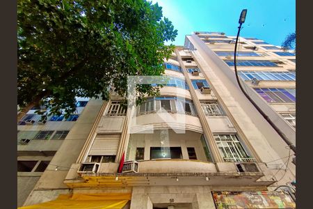Apartamento à venda com 117m², 3 quartos e sem vagaFachada com cartaz QA