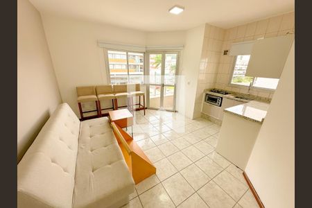 Sala/Cozinha de apartamento para alugar com 1 quarto, 40m² em Jurerê, Florianópolis