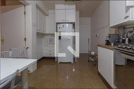 Apartamento à venda com 154m², 4 quartos e 2 vagas