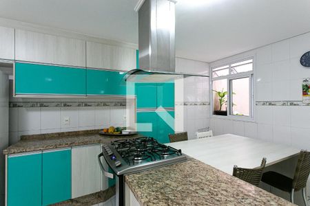 Casa à venda com 180m², 3 quartos e 2 vagasCozinha