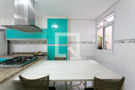 Casa à venda com 180m², 3 quartos e 2 vagasCozinha