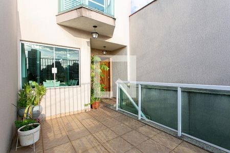 Casa à venda com 180m², 3 quartos e 2 vagasVaranda