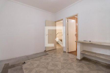Casa à venda com 220m², 4 quartos e 4 vagasÁrea de serviço 