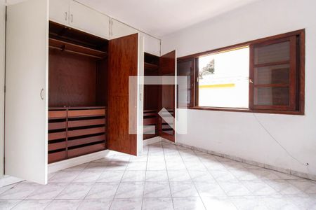 Casa à venda com 220m², 4 quartos e 4 vagasQuarto 