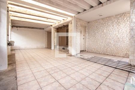 Casa à venda com 220m², 4 quartos e 4 vagasGaragem