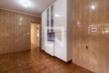 Casa à venda com 220m², 4 quartos e 4 vagasCozinha 