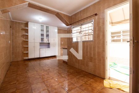 Casa à venda com 220m², 4 quartos e 4 vagasCozinha 