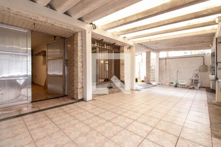 Casa à venda com 220m², 4 quartos e 4 vagasGaragem