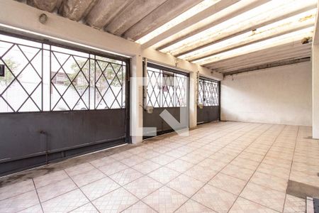 Casa à venda com 220m², 4 quartos e 4 vagasGaragem