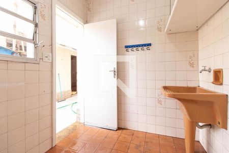 Casa à venda com 220m², 4 quartos e 4 vagasÁrea de serviço 