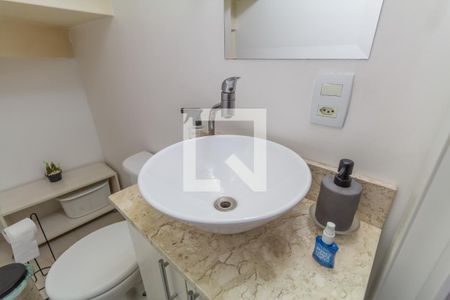 Lavabo de casa de condomínio para alugar com 2 quartos, 72m² em Jardim Cotinha, São Paulo