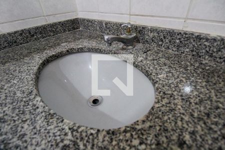 Casa de condomínio à venda com 155m², 3 quartos e 2 vagasBanheiro 1