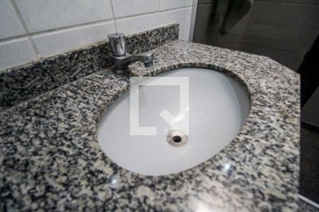 Casa de condomínio à venda com 155m², 3 quartos e 2 vagasBanheiro 2