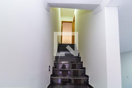 Escada de casa à venda com 2 quartos, 82m² em Vila Santa Clara, São Paulo