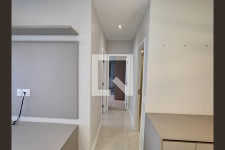 Corredor de apartamento à venda com 2 quartos, 66m² em Vila Cordeiro, São Paulo