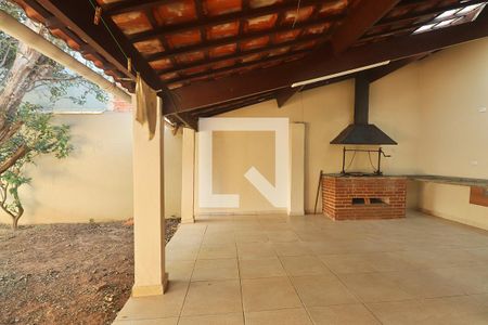 Casa à venda com 393m², 4 quartos e 2 vagasQuintal