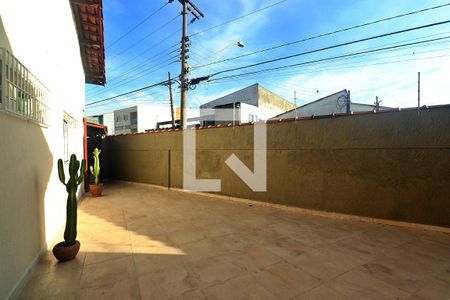 Casa à venda com 393m², 4 quartos e 2 vagasQuintal