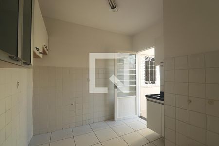 Casa à venda com 393m², 4 quartos e 2 vagasFundos