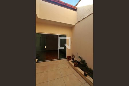 Casa à venda com 393m², 4 quartos e 2 vagasJardim de Inverno