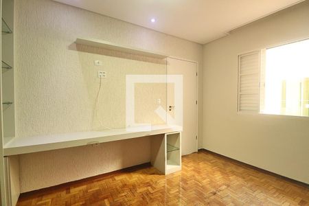 Casa à venda com 393m², 4 quartos e 2 vagasQuarto 2