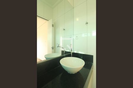 Casa à venda com 393m², 4 quartos e 2 vagasSuíte - Banheiro do Quarto 1