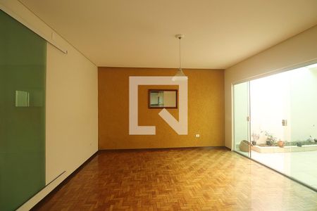 Casa à venda com 393m², 4 quartos e 2 vagasCopa
