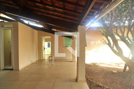 Casa à venda com 393m², 4 quartos e 2 vagasQuintal