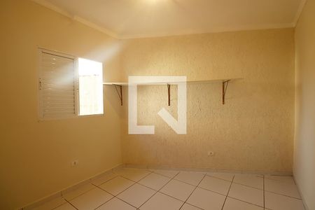 Casa à venda com 393m², 4 quartos e 2 vagasFundos