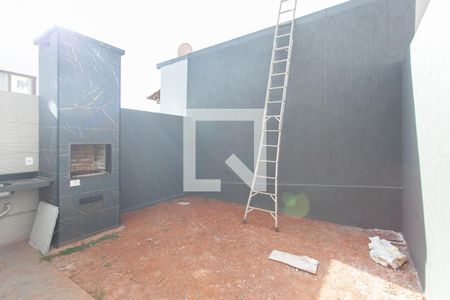 Casa à venda com 105m², 3 quartos e 2 vagasQuintal