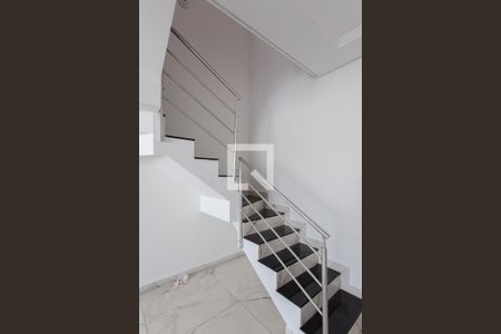 Sala de casa à venda com 3 quartos, 105m² em Sinimbu, Belo Horizonte