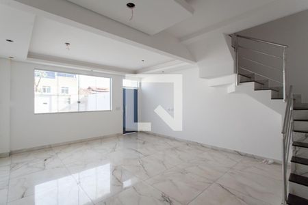 Sala de casa à venda com 3 quartos, 105m² em Sinimbu, Belo Horizonte