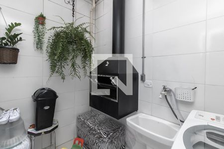 Casa de condomínio à venda com 60m², 2 quartos e 1 vaga Casa de condomínio à venda com 60m², 2 quartos e 1 vagaÁrea de serviço