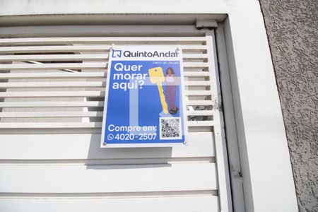 Casa de condomínio à venda com 60m², 2 quartos e 1 vaga Casa de condomínio à venda com 60m², 2 quartos e 1 vagaFachada