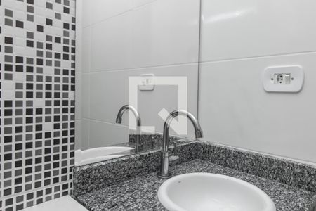 Casa de condomínio à venda com 60m², 2 quartos e 1 vaga Casa de condomínio à venda com 60m², 2 quartos e 1 vagaBanheiro