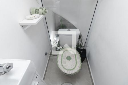Banheiro de casa de condomínio à venda com 2 quartos, 60m² em Vila Talarico, São Paulo