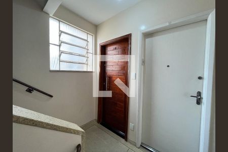 Hall de entrada de apartamento para alugar com 2 quartos, 50m² em Jardim Prudência, São Paulo