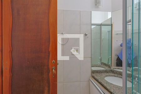 Banheiro de apartamento para alugar com 1 quarto, 44m² em Lourdes , Belo Horizonte