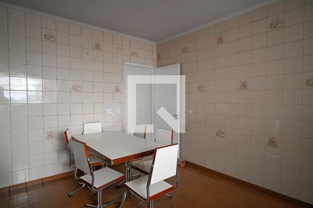 Casa para alugar com 170m², 3 quartos e 1 vaga Casa para alugar com 170m², 3 quartos e 1 vagaCozinha