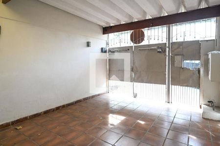 Casa para alugar com 170m², 3 quartos e 1 vaga Casa para alugar com 170m², 3 quartos e 1 vagaGaragem