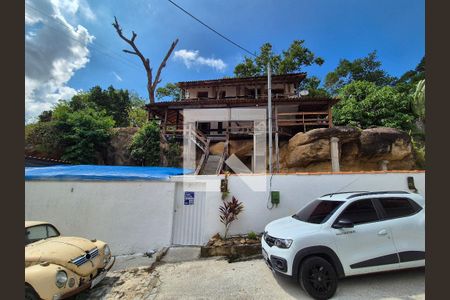 Casa de condomínio para alugar com 1000m², 2 quartos e 8 vagasPlaca