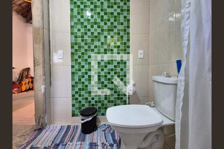 Casa de condomínio para alugar com 1000m², 2 quartos e 8 vagasBanheiro da Suíte 1