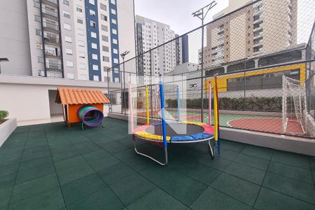 Apartamento para alugar com 33m², 2 quartos e 1 vaga Apartamento para alugar com 33m², 2 quartos e 1 vagaÁrea comum - Playground