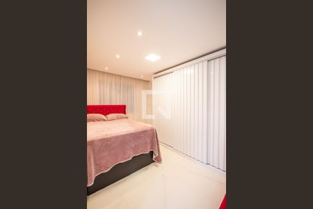 Casa à venda com 200m², 3 quartos e 2 vagas Casa à venda com 200m², 3 quartos e 2 vagasQuarto 2