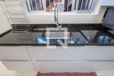 Casa à venda com 200m², 3 quartos e 2 vagas Casa à venda com 200m², 3 quartos e 2 vagasCozinha