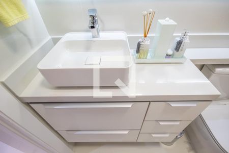 Casa à venda com 200m², 3 quartos e 2 vagas Casa à venda com 200m², 3 quartos e 2 vagasBanheiro 2