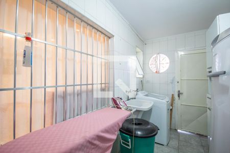 Casa à venda com 200m², 3 quartos e 2 vagas Casa à venda com 200m², 3 quartos e 2 vagasÁrea de Serviço