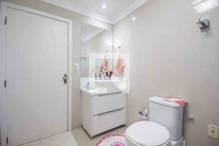 Casa à venda com 200m², 3 quartos e 2 vagas Casa à venda com 200m², 3 quartos e 2 vagasBanheiro da Suíte