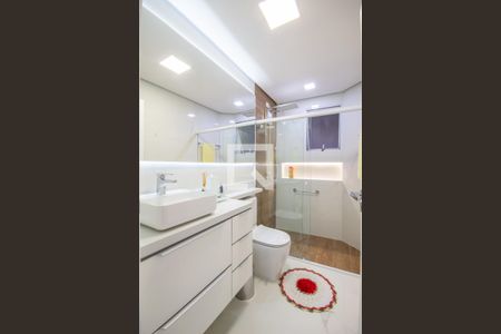 Casa à venda com 200m², 3 quartos e 2 vagas Casa à venda com 200m², 3 quartos e 2 vagasBanheiro 2